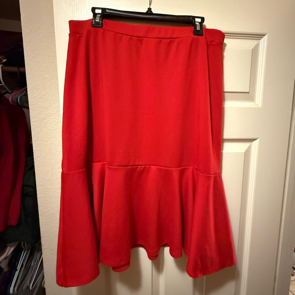 Liz Claiborne Scarlet Skirt